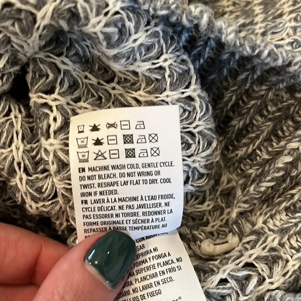 American Eagle Outfitters Gray Scoop Neck Sweater